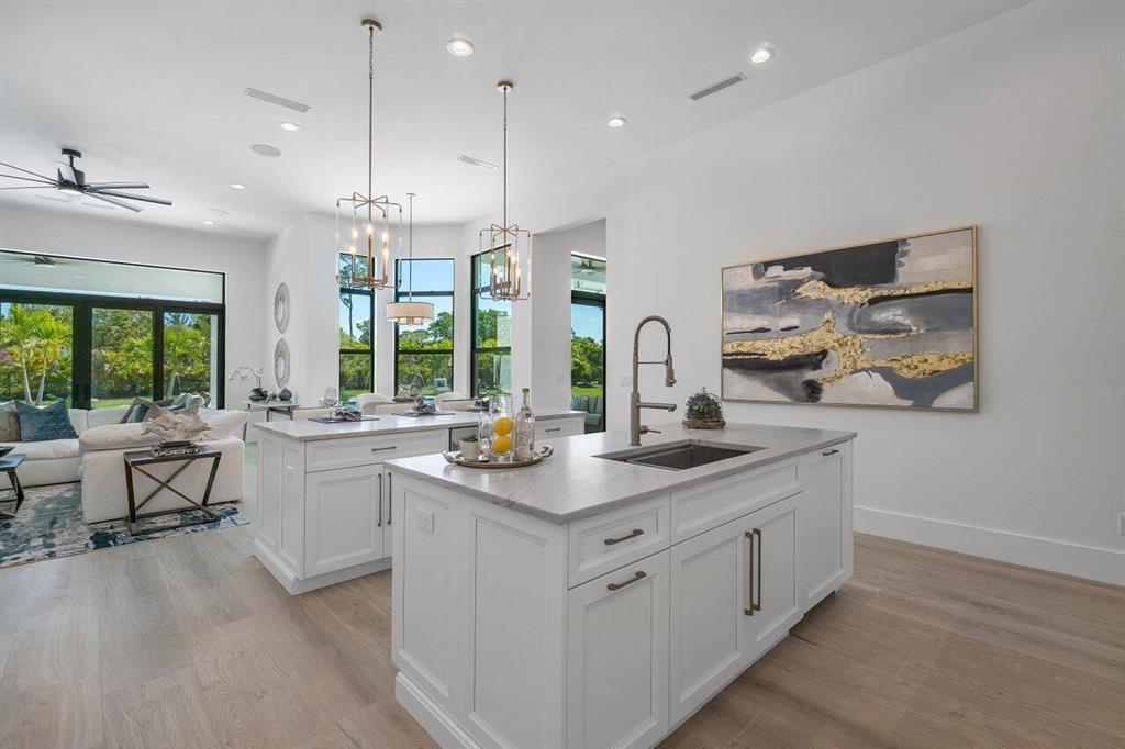 BANYAN LAKES - Residential