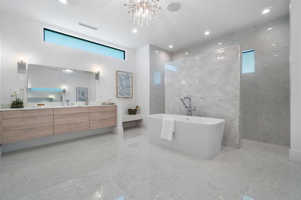 BANYAN LAKES - Residential