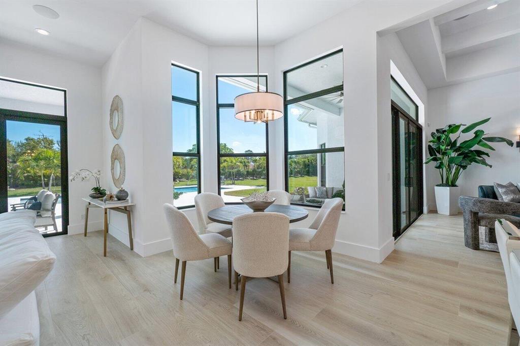 BANYAN LAKES - Residential