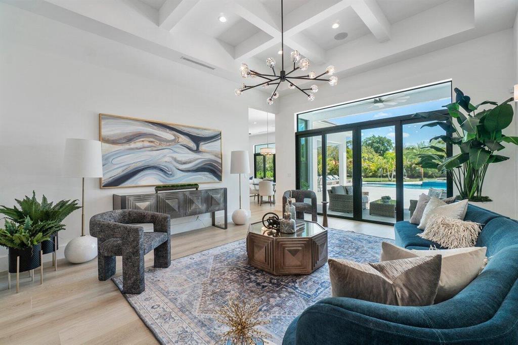 BANYAN LAKES - Residential