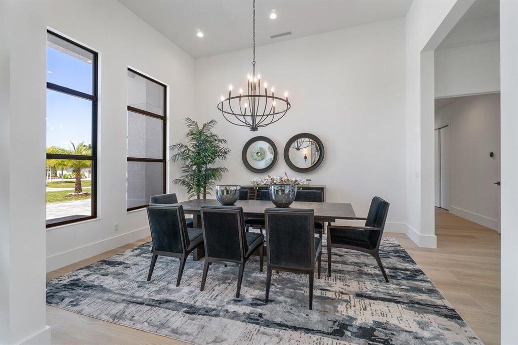 BANYAN LAKES - Residential