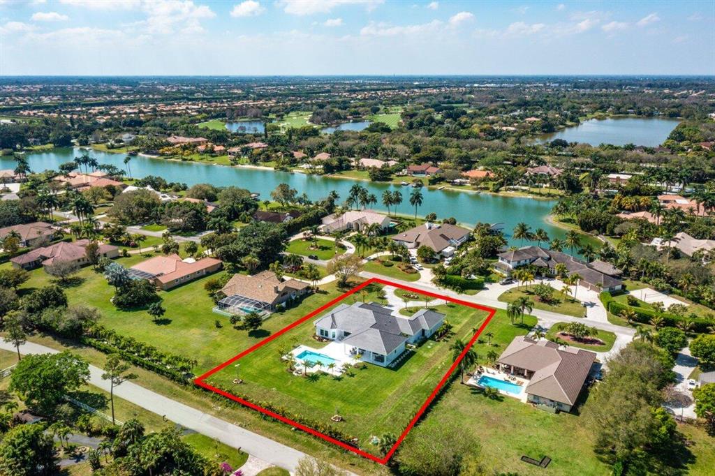 BANYAN LAKES - Residential