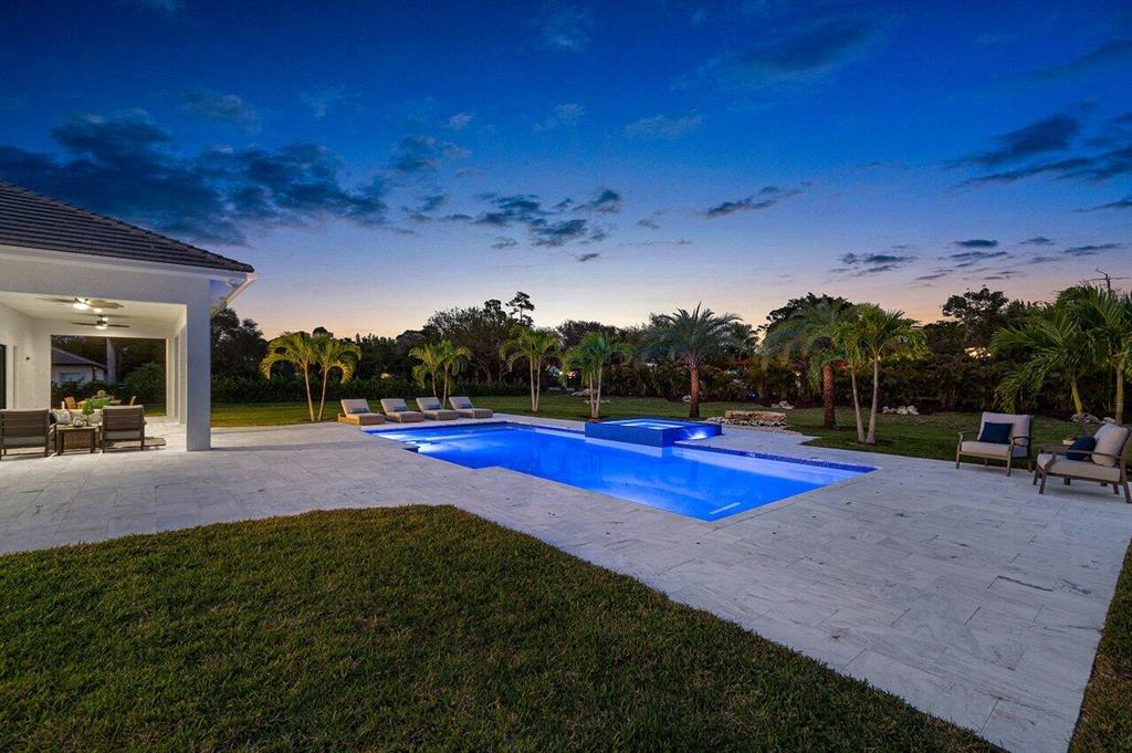 BANYAN LAKES - Residential