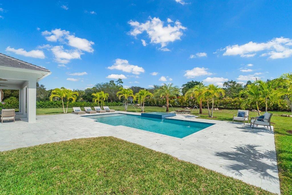 BANYAN LAKES - Residential