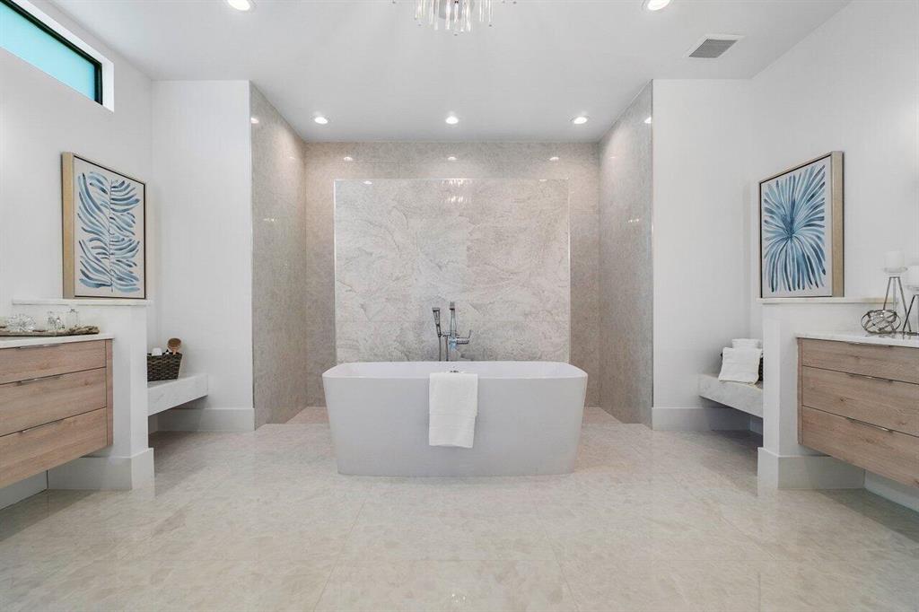 BANYAN LAKES - Residential