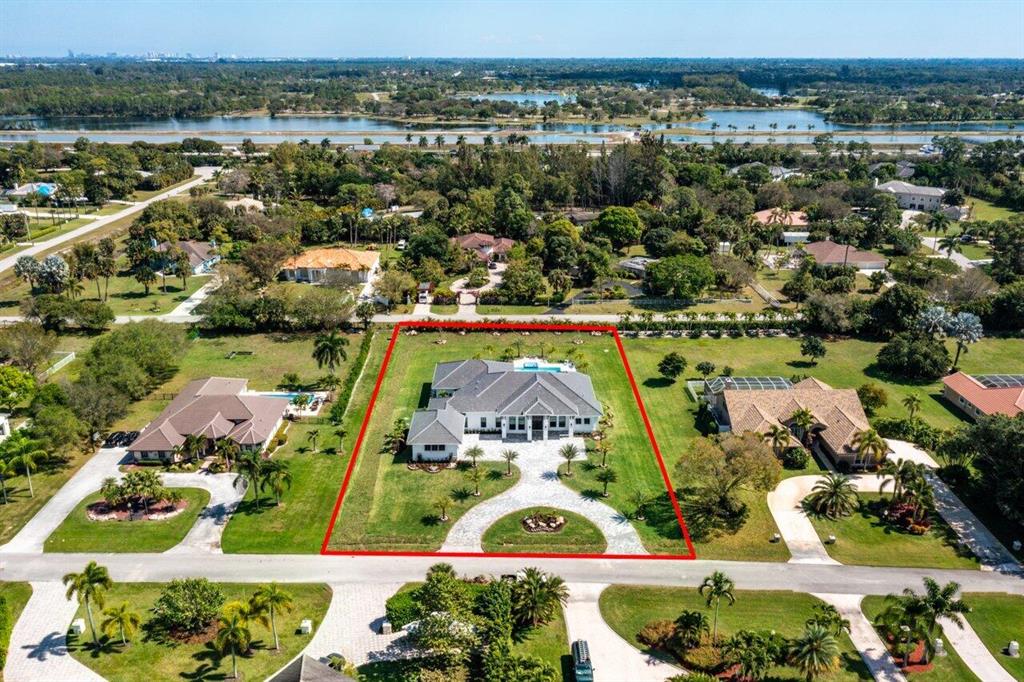 BANYAN LAKES - Residential