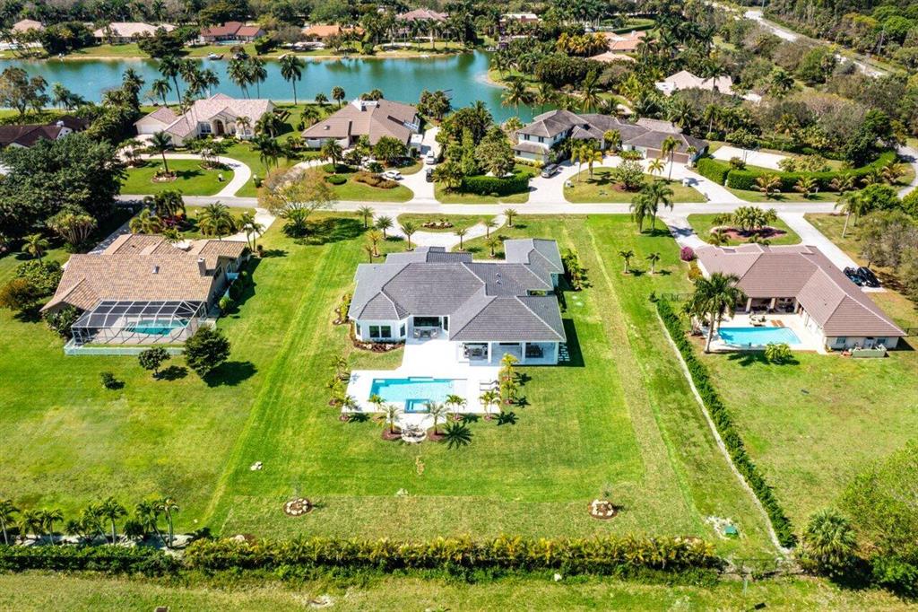 BANYAN LAKES - Residential