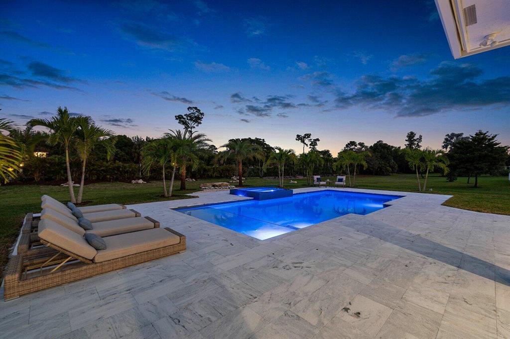 BANYAN LAKES - Residential