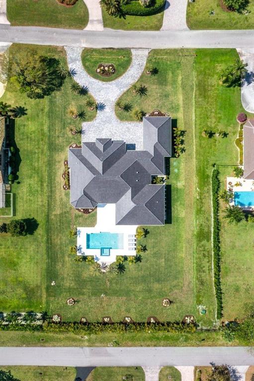 BANYAN LAKES - Residential