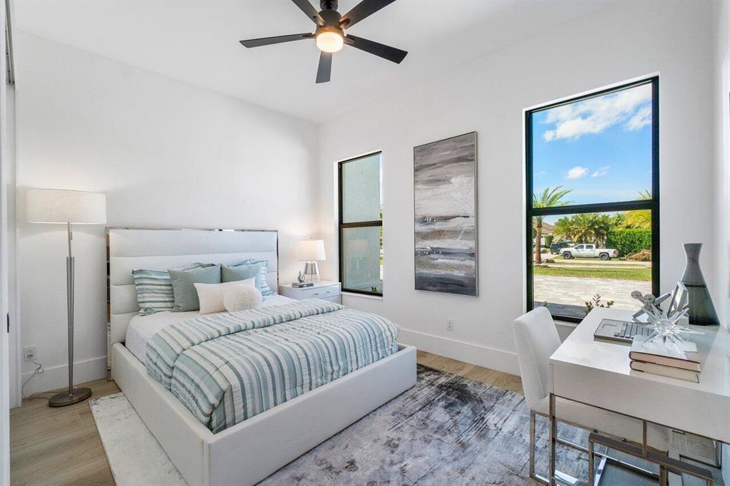 BANYAN LAKES - Residential