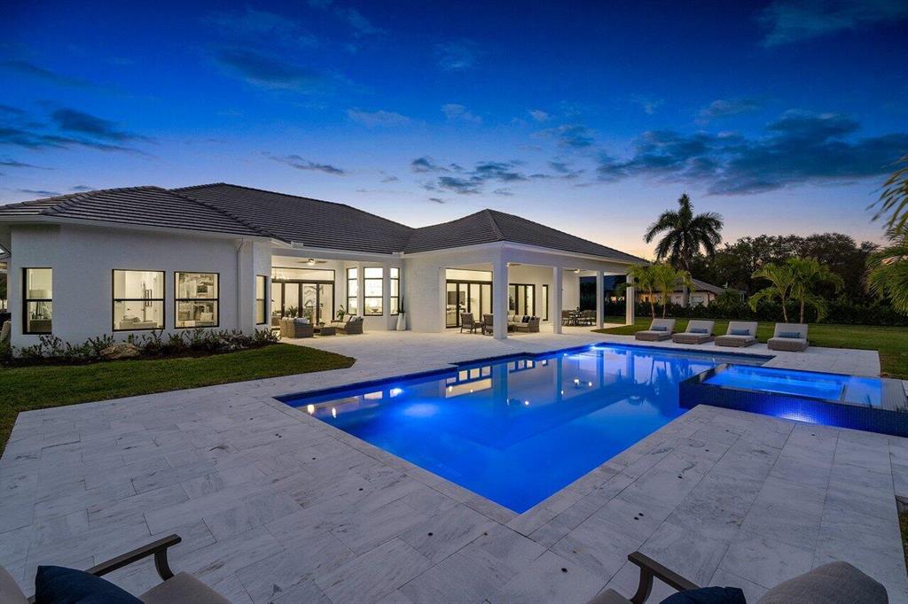 BANYAN LAKES - Residential