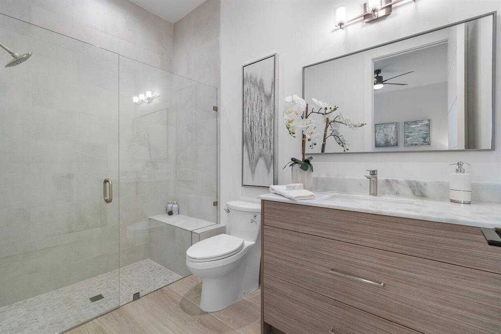 BANYAN LAKES - Residential