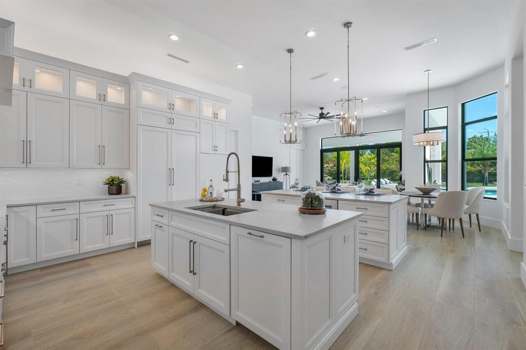 BANYAN LAKES - Residential