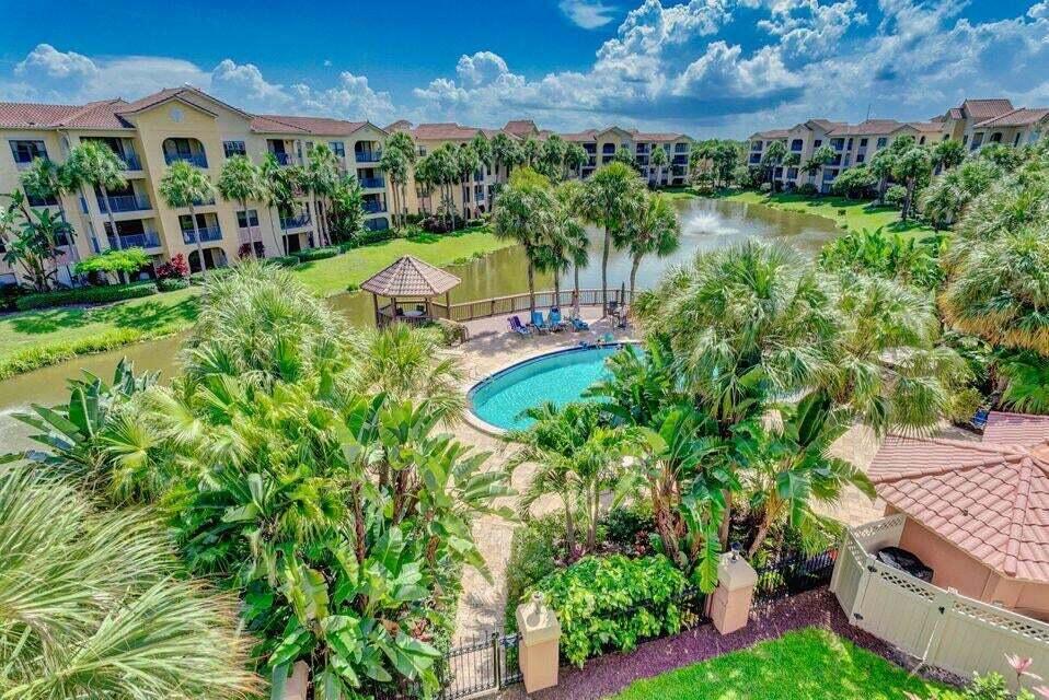 700 Uno Lago Drive 402, Juno Beach, FL, 33408/$299,900 3 700 Uno Lago Drive 402