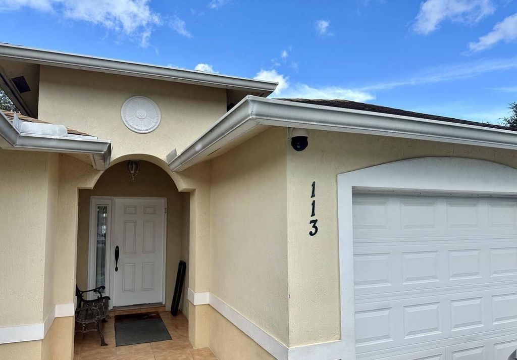 Photo of 113 Tiffany Court, Palm Springs, FL 33461 (MLS # R10928136)