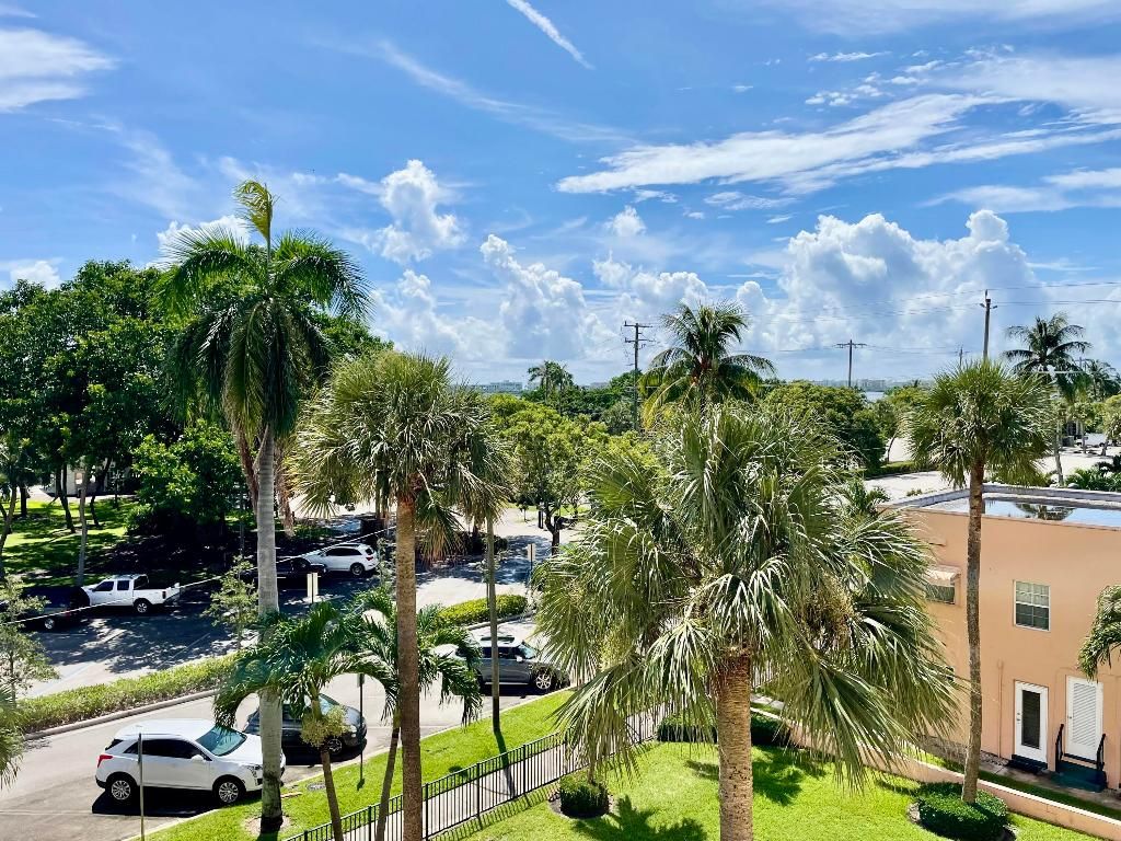 Photo of 15 S Golfview Road #403, Lake Worth Beach, FL 33460 (MLS # R11152542)