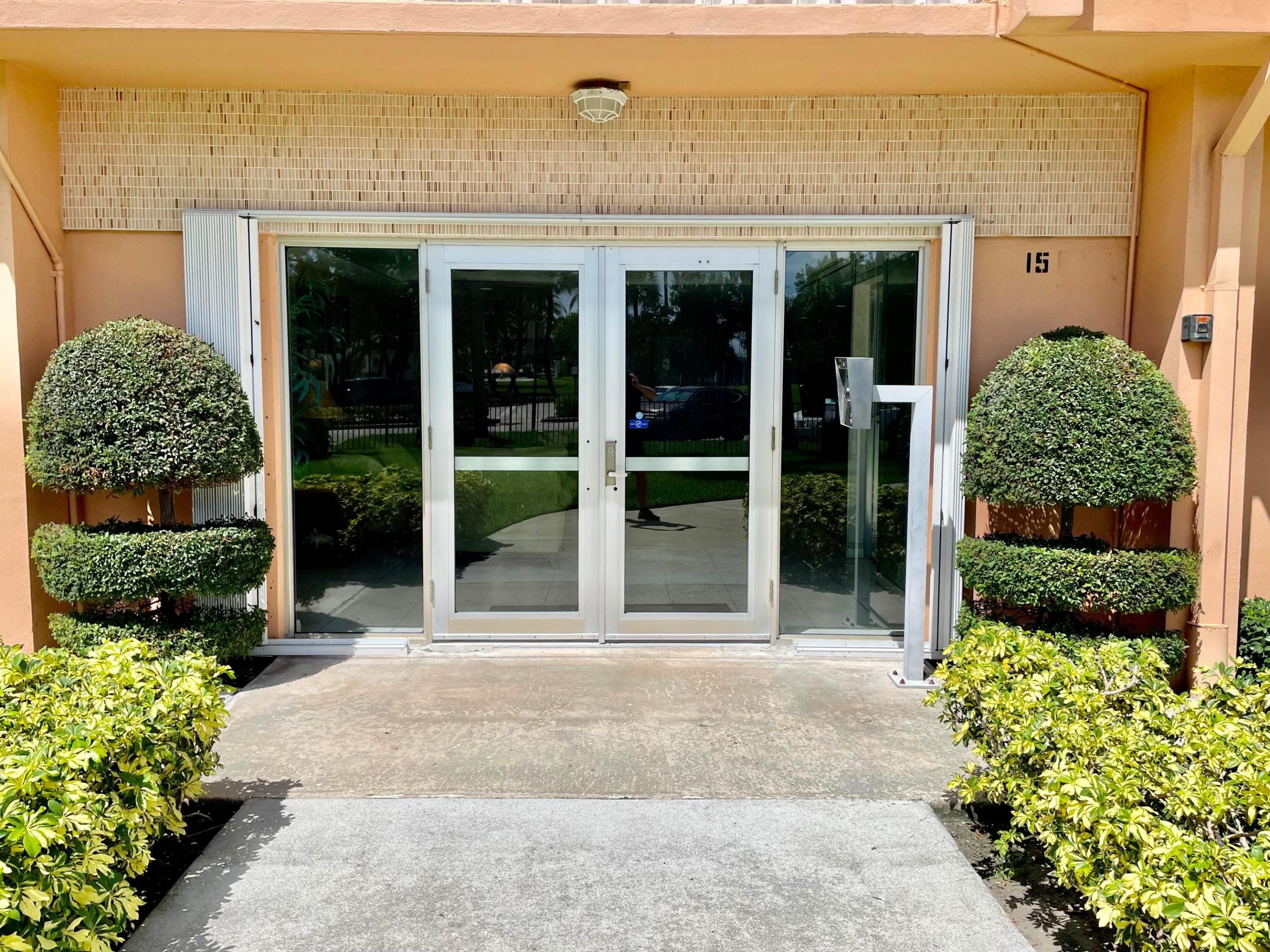 15 S Golfview Road 403