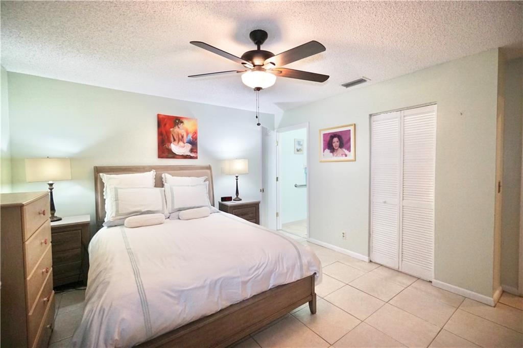 ARBOURS OF THE PALM BEACH - Residential