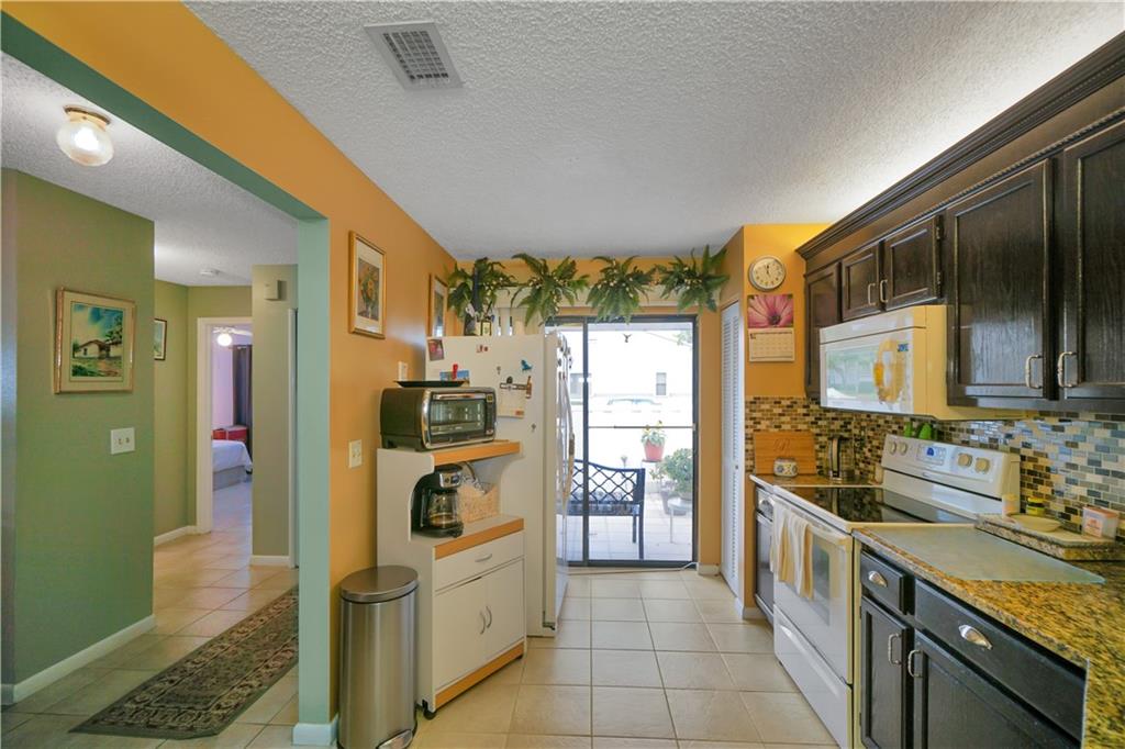 ARBOURS OF THE PALM BEACH - Residential
