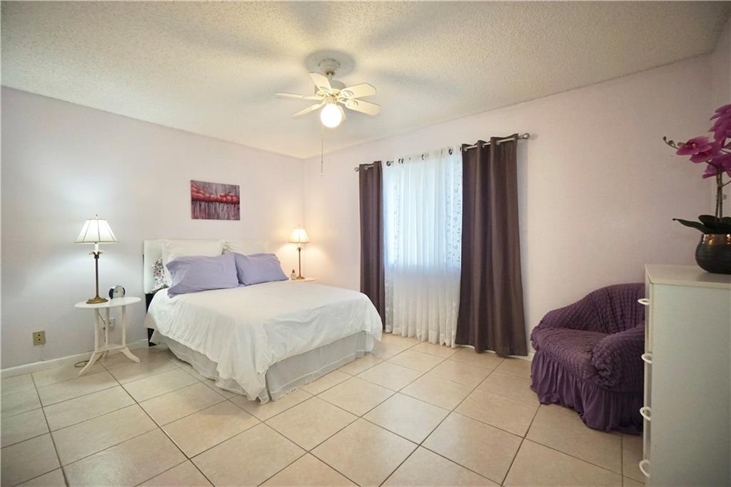 ARBOURS OF THE PALM BEACH - Residential
