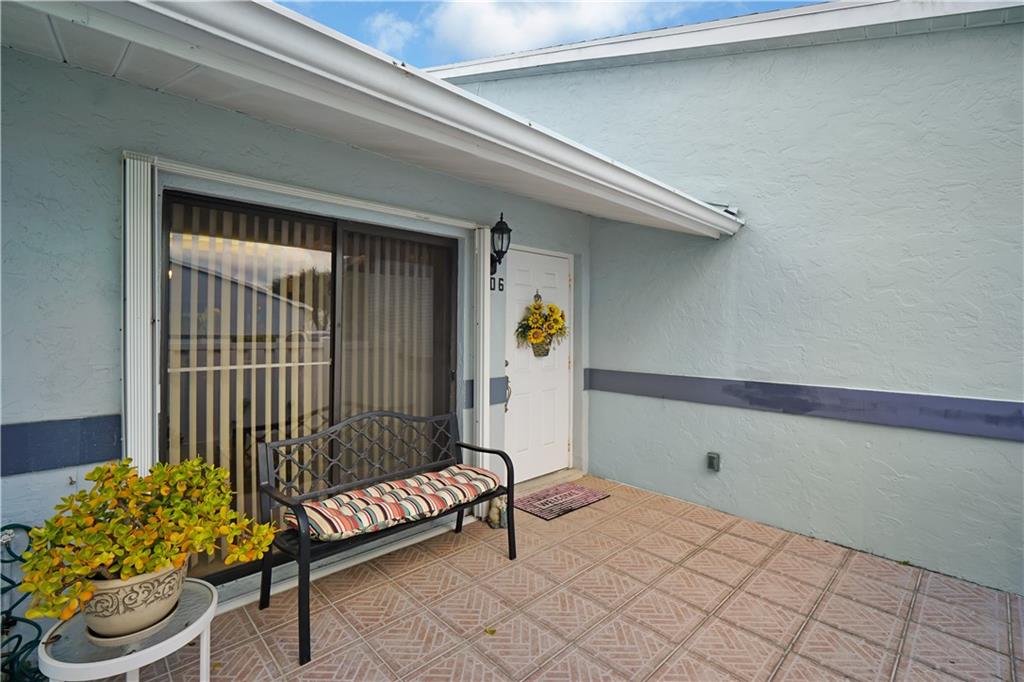 ARBOURS OF THE PALM BEACH - Residential