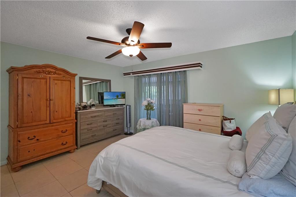 ARBOURS OF THE PALM BEACH - Residential