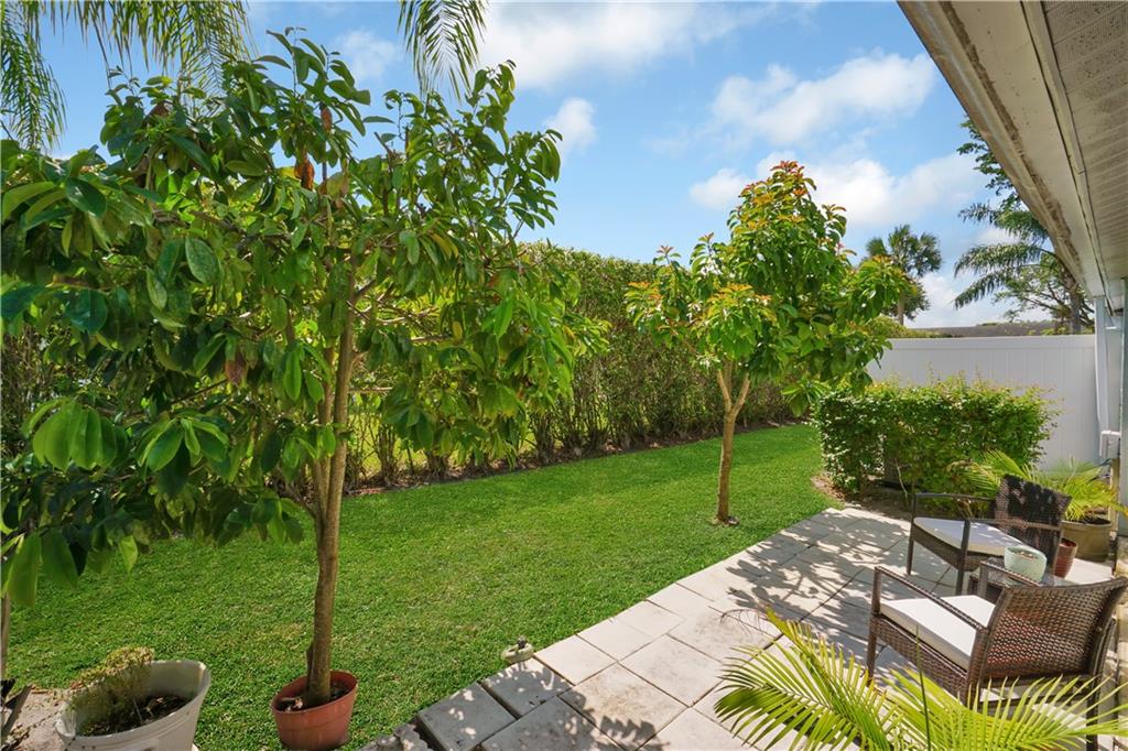 ARBOURS OF THE PALM BEACH - Residential