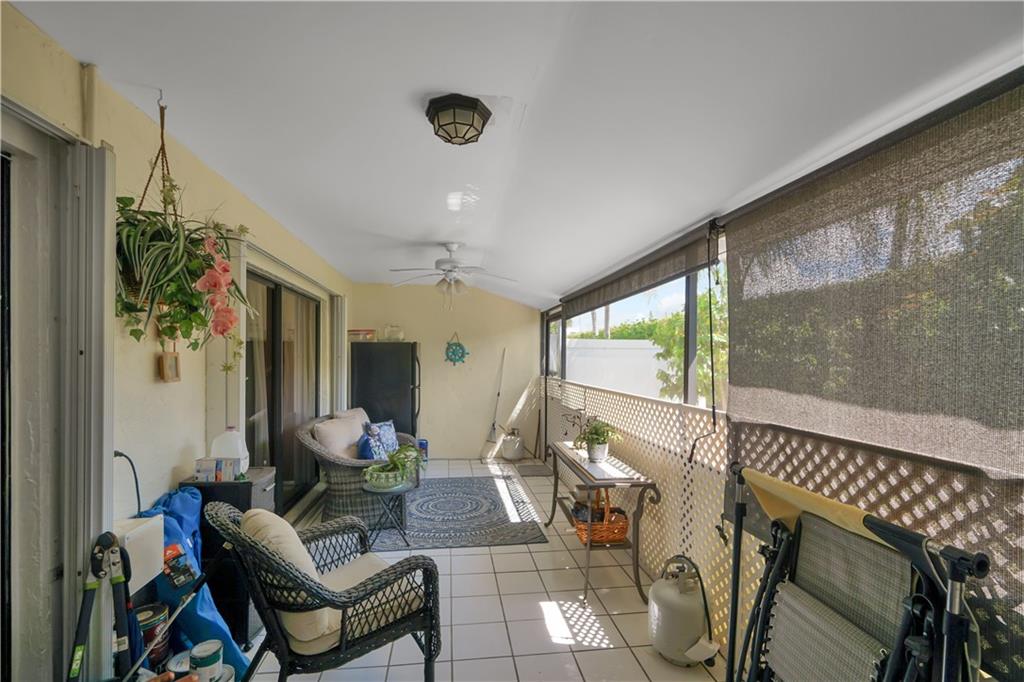 ARBOURS OF THE PALM BEACH - Residential