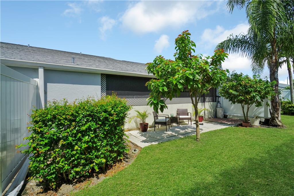 ARBOURS OF THE PALM BEACH - Residential