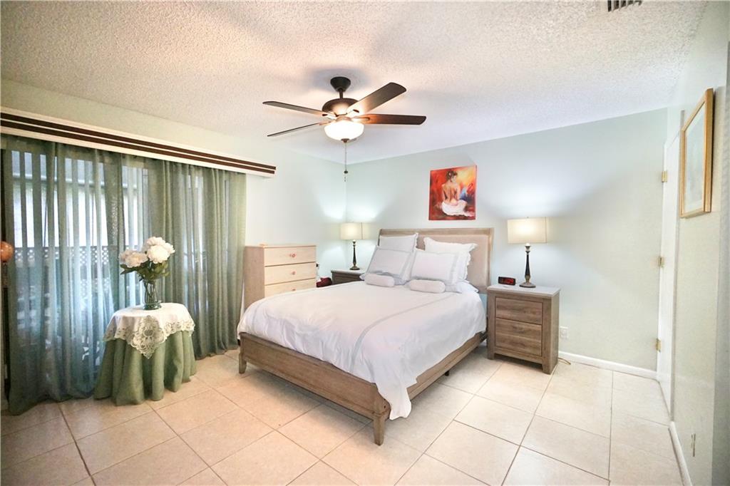 ARBOURS OF THE PALM BEACH - Residential