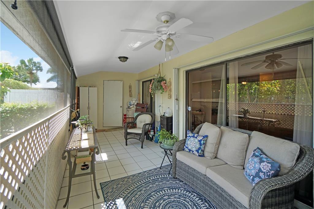 ARBOURS OF THE PALM BEACH - Residential