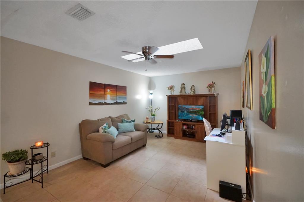 ARBOURS OF THE PALM BEACH - Residential