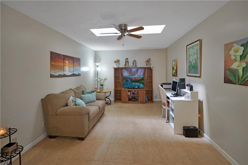 ARBOURS OF THE PALM BEACH - Residential