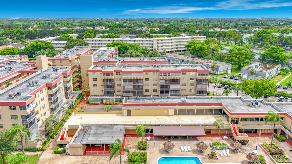 Photo of 410 NW 68th Avenue #301, Plantation, FL 33317 (MLS # B26059500)