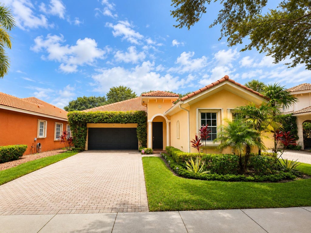 Photo of 121 PALMFIELD Way, Jupiter, FL 33458 (MLS # B26072451)