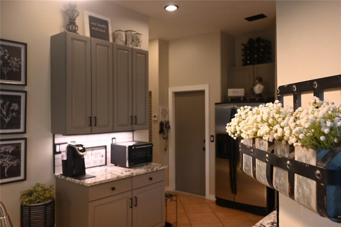 PEMBROKE SHORES - Residential