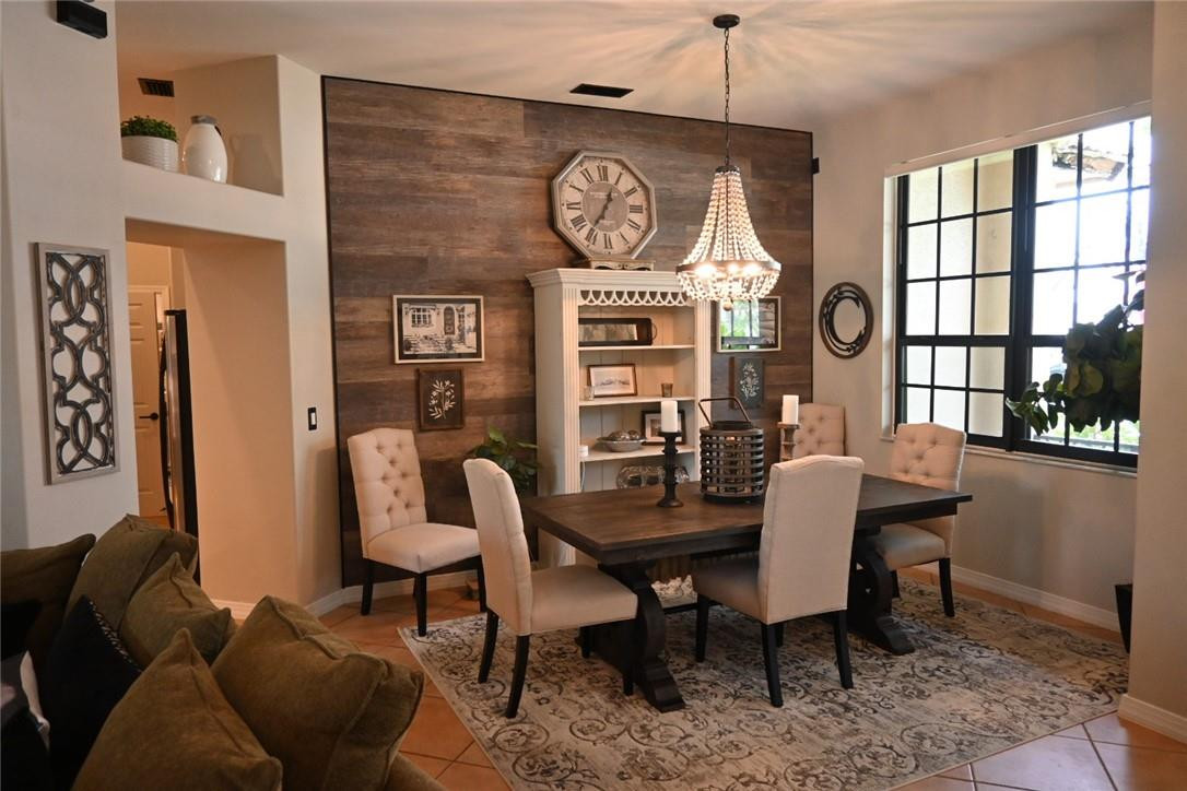 PEMBROKE SHORES - Residential