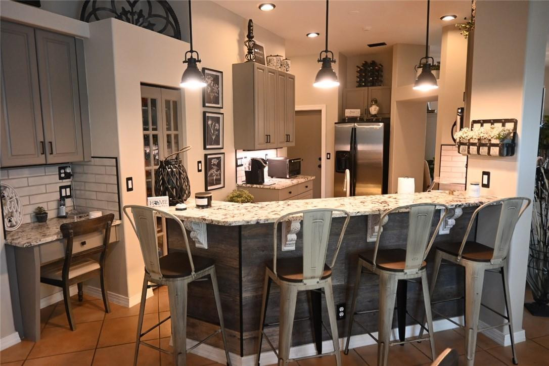 PEMBROKE SHORES - Residential