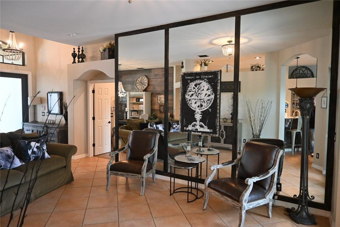 PEMBROKE SHORES - Residential