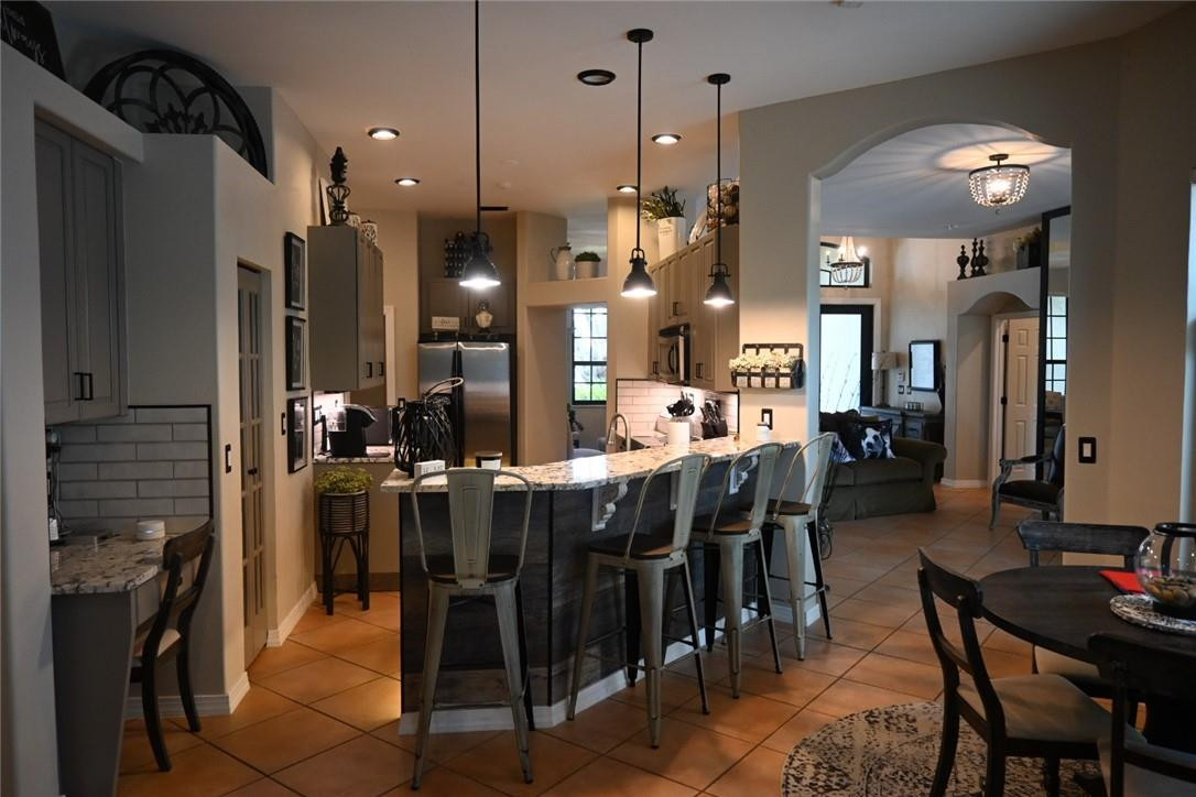 PEMBROKE SHORES - Residential