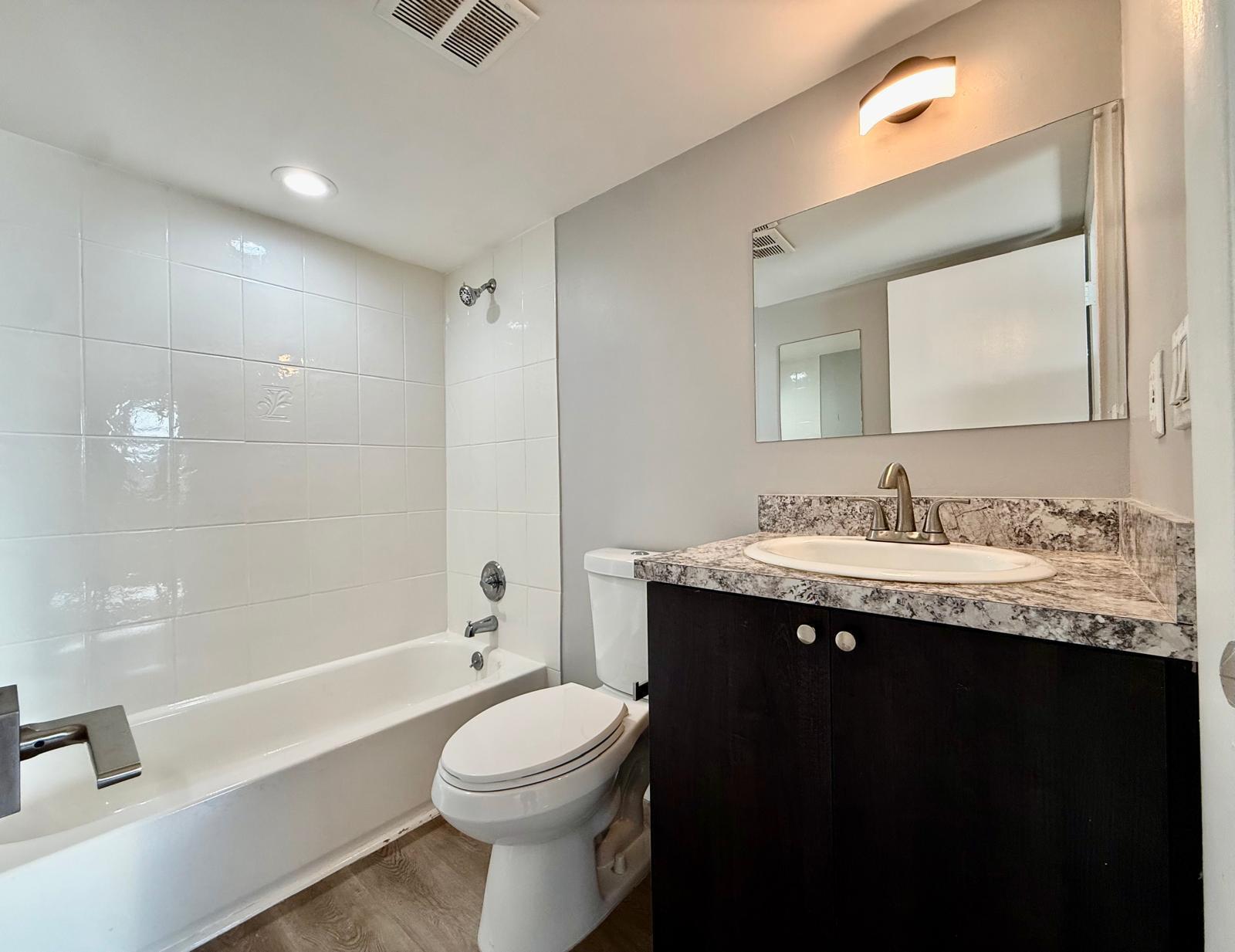 View photos, virtual tours, details... 708 SW 81st Avenue 5a