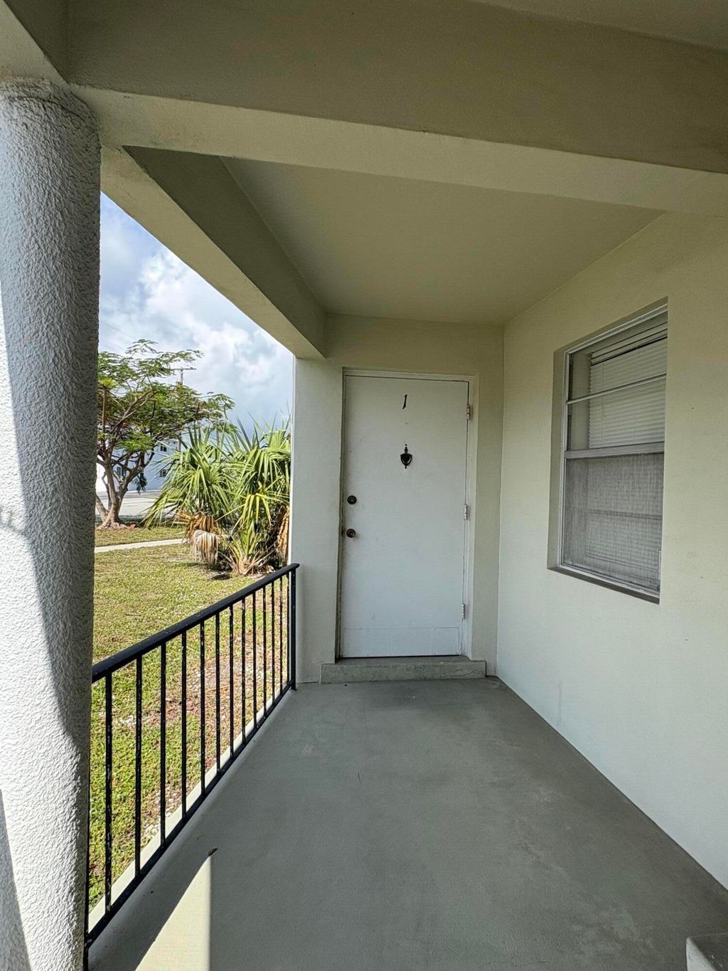 Photo of 120 SE 1st 1 Street #1, Boynton Beach, FL 33435 (MLS # R11055114)