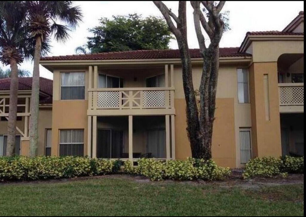 Photo of 4783 Via Palm Lake #122, West Palm Beach, FL 33417 (MLS # R11118841)
