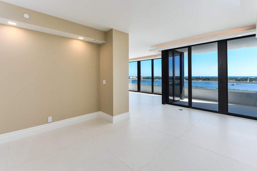 TRUMP PLAZA OF THE PALM B - Residential