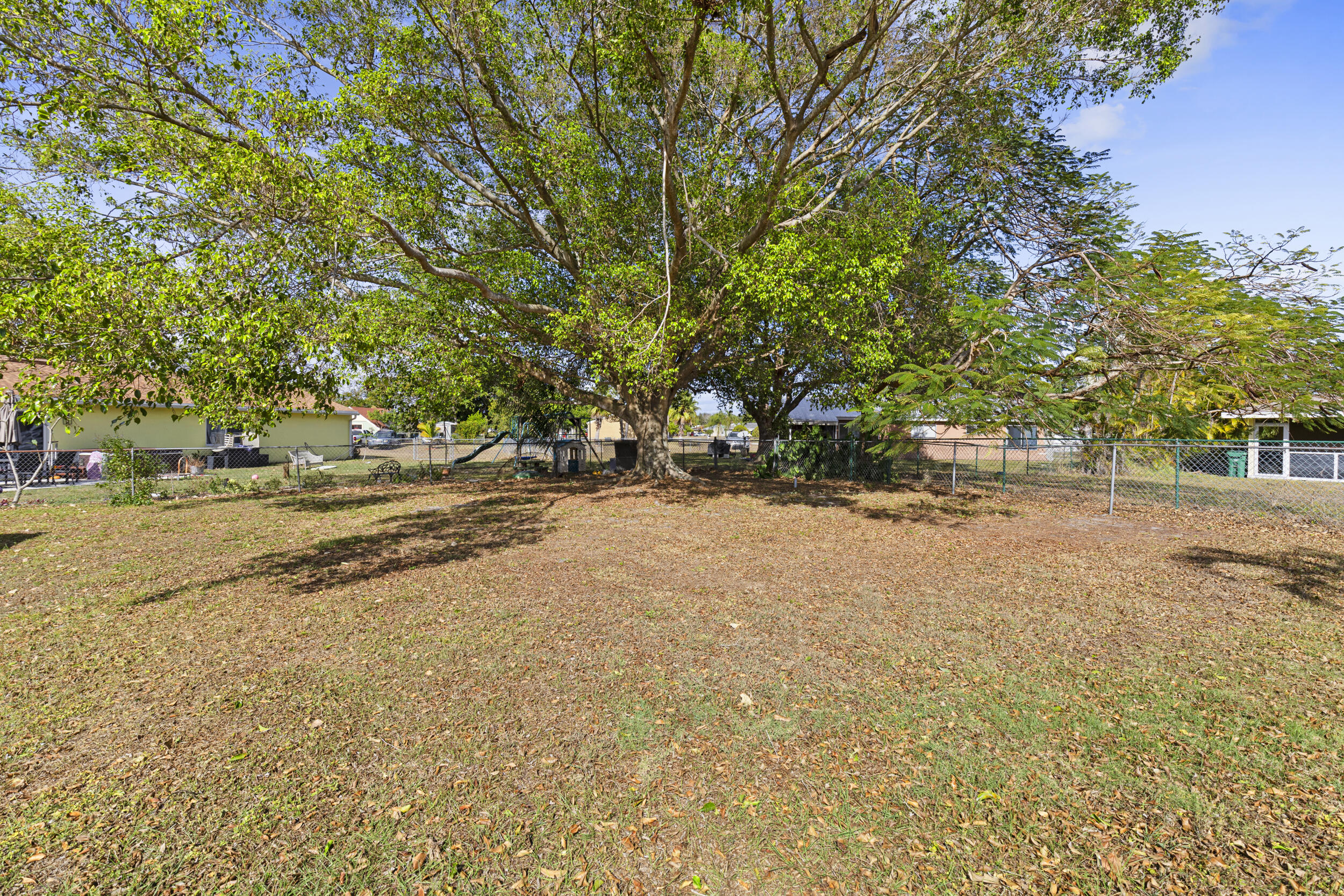 PORT ST LUCIE SECTION 42 1ST REPLAT - Residential