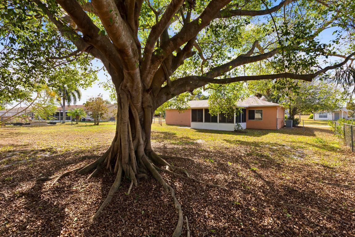 PORT ST LUCIE SECTION 42 1ST REPLAT - Residential