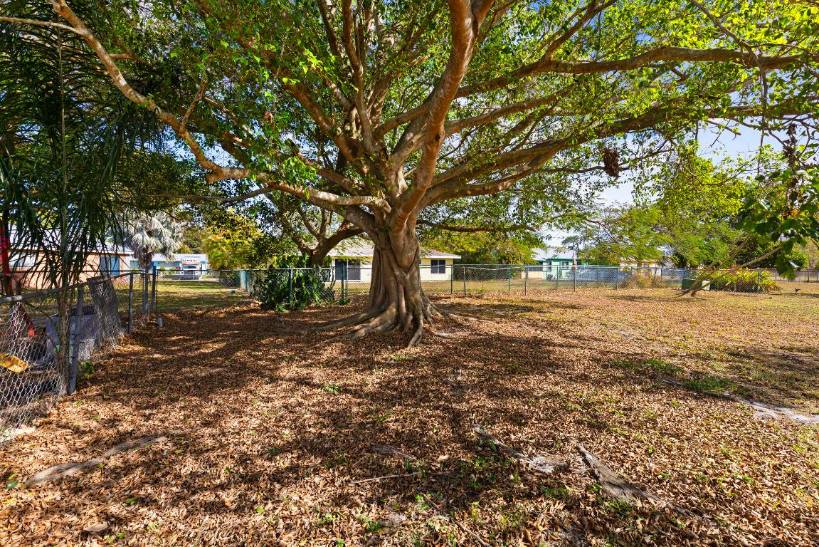 PORT ST LUCIE SECTION 42 1ST REPLAT - Residential