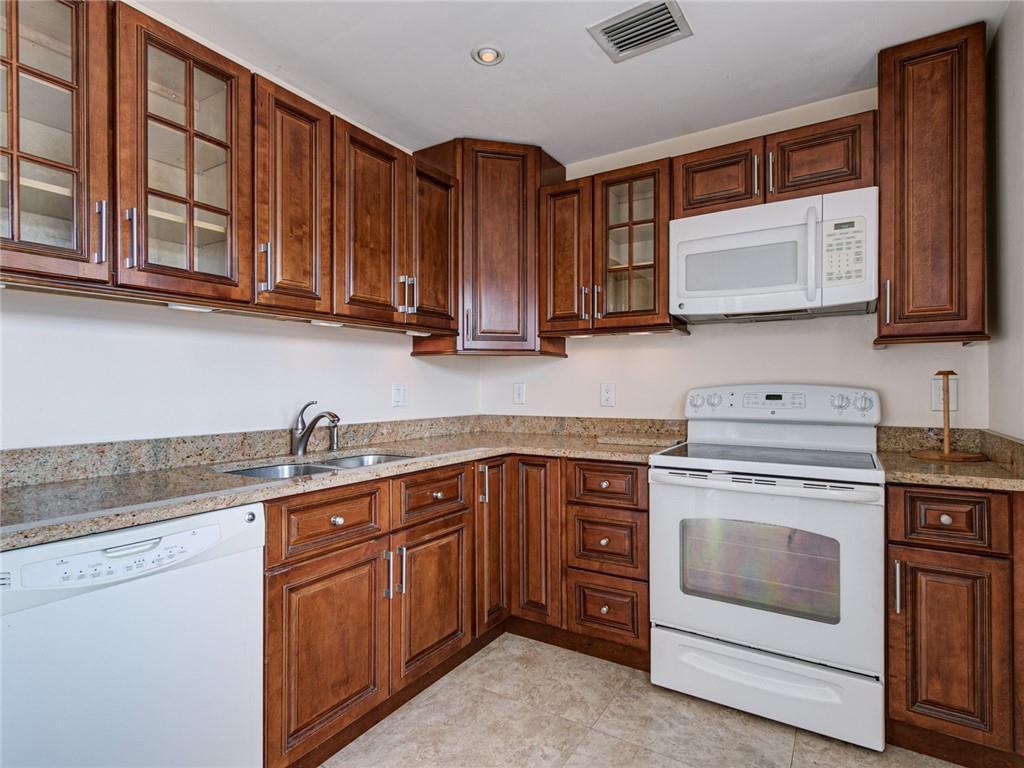 Diamond Condo - Residential