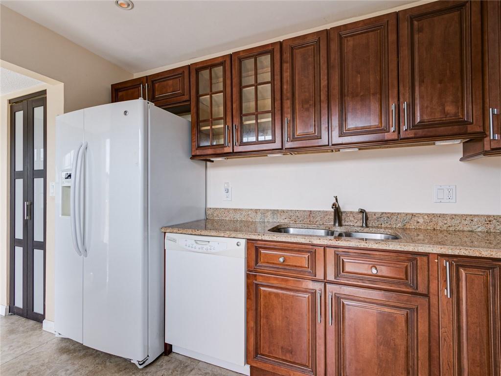 Diamond Condo - Residential