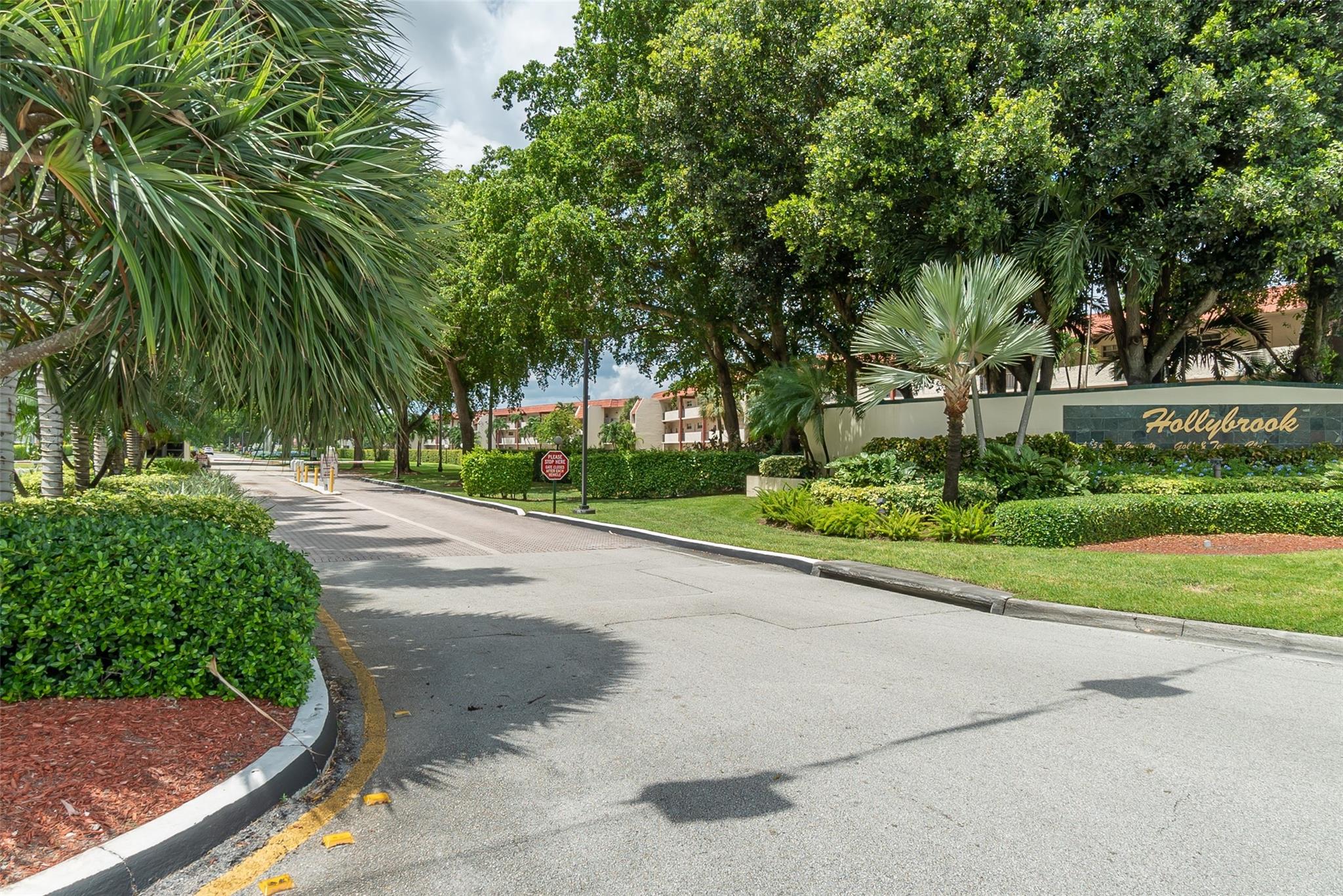 Hollybrook Golf & Tennis - Residential Lease